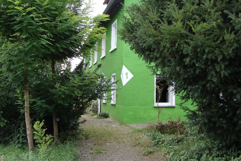 Einblick in Hof und Aufenthaltssituation